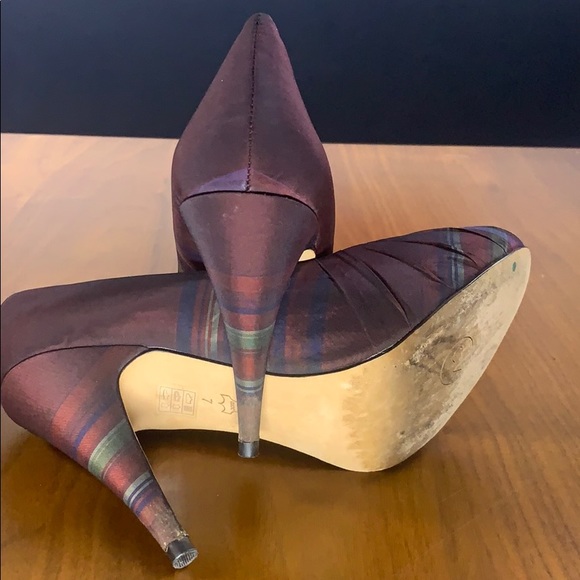 Cynthia Vincent, Bordeaux Red Tartan Plaid heels 7 - Picture 5 of 6